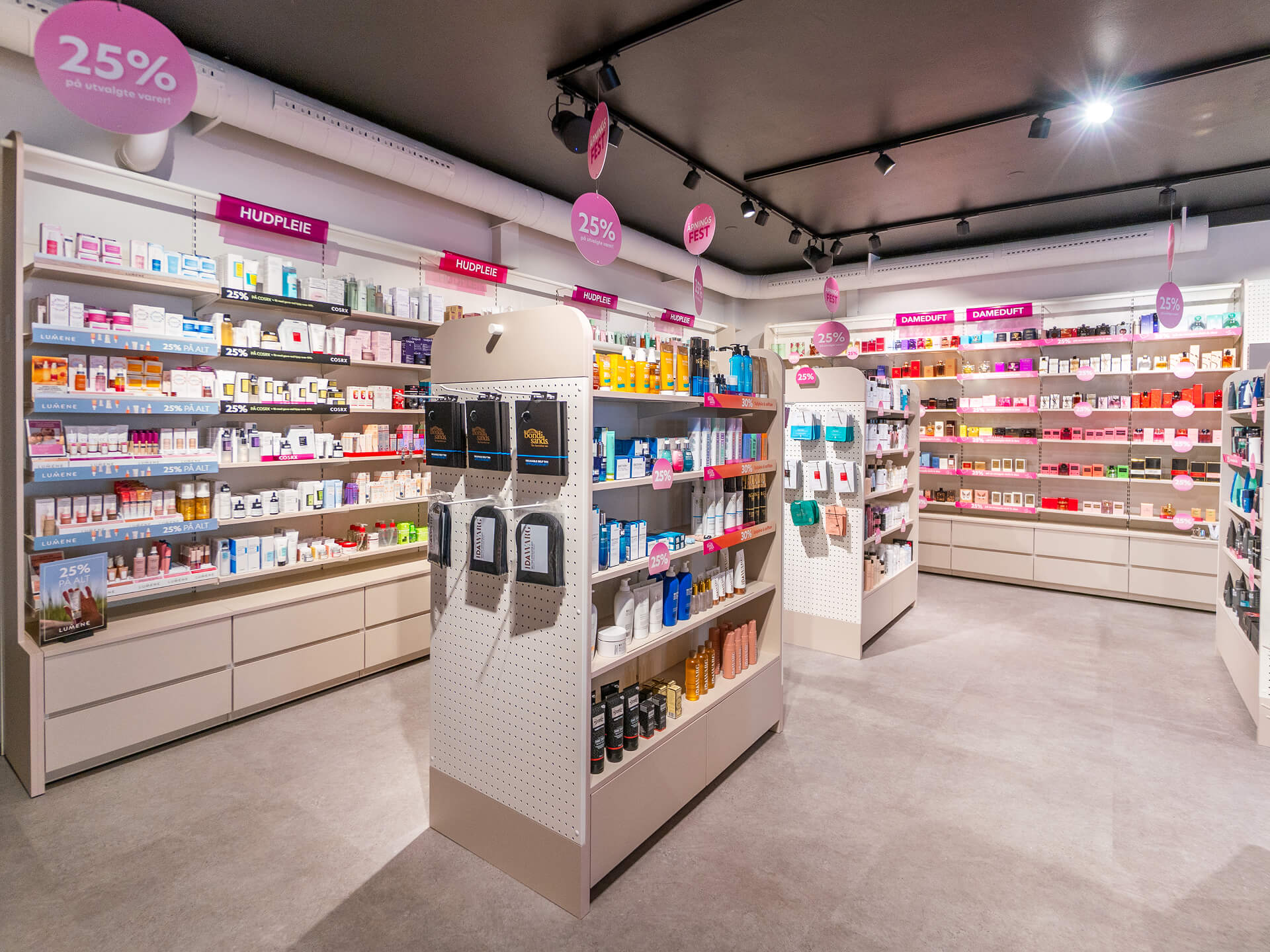 Butikklokalet hos Skin Tonic med hudpleieprodukter
